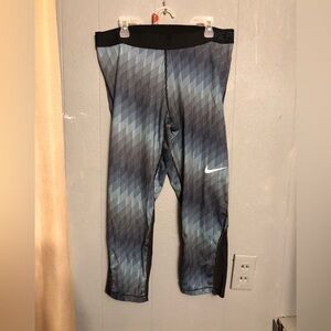 Nike dri-fit crop leggings size XL
